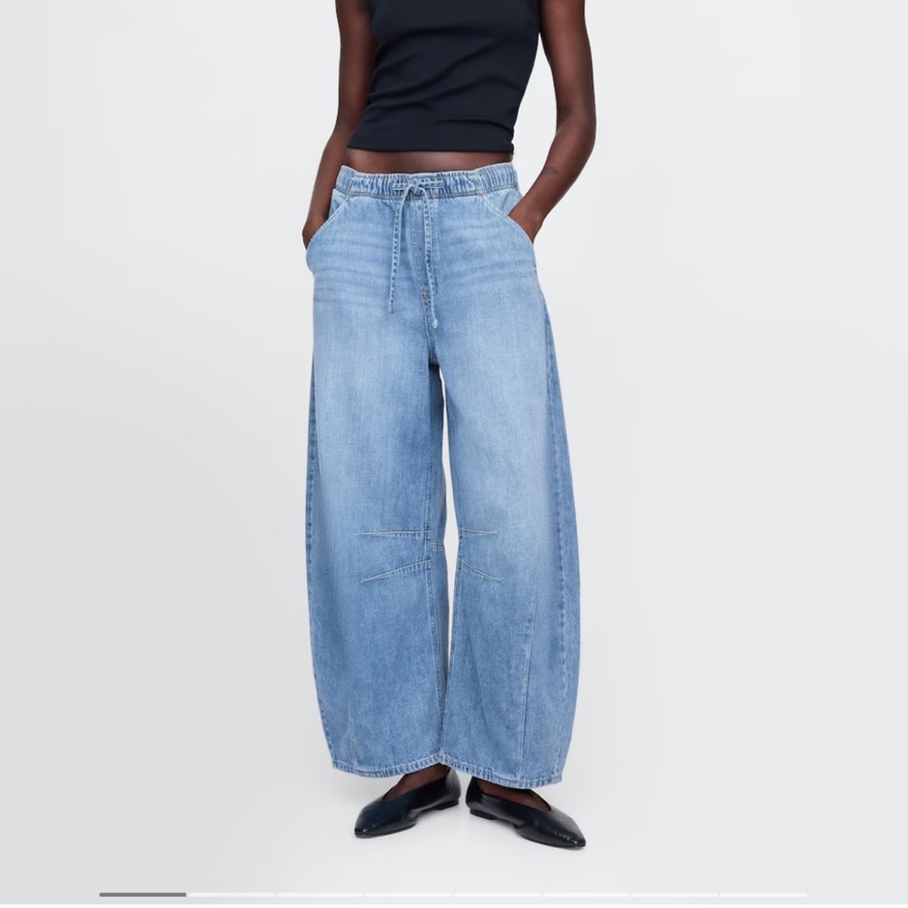 Gap slip on barrel jeans